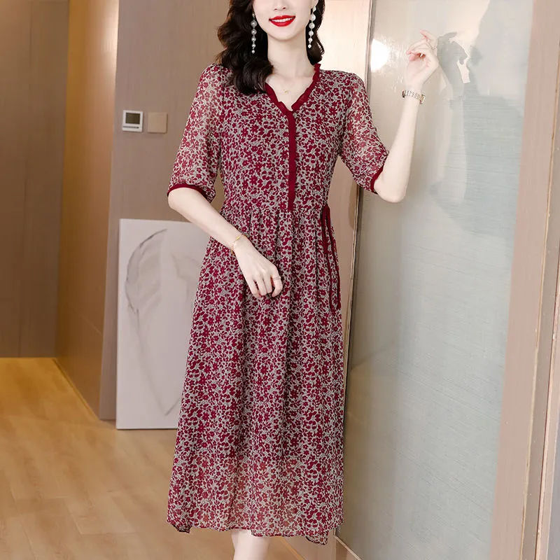 Summer Clothing For 60 Year Old Woman - فستان أنيق بياقة على شكل V