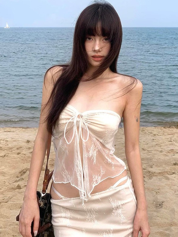 Summer Clothing For A Beach - ملابس نسائية صيفية مثيرة من الدانتيل