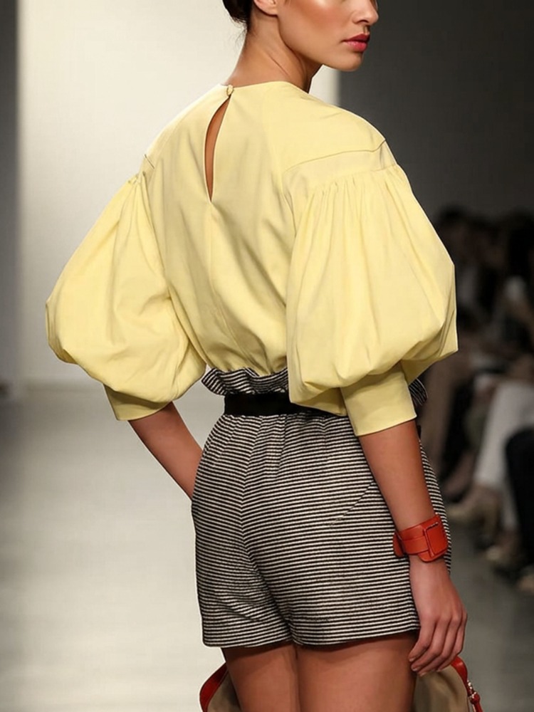 Yellow Summer Clothing - بلوزة نسائية من Yeezzi بياقة مستديرة