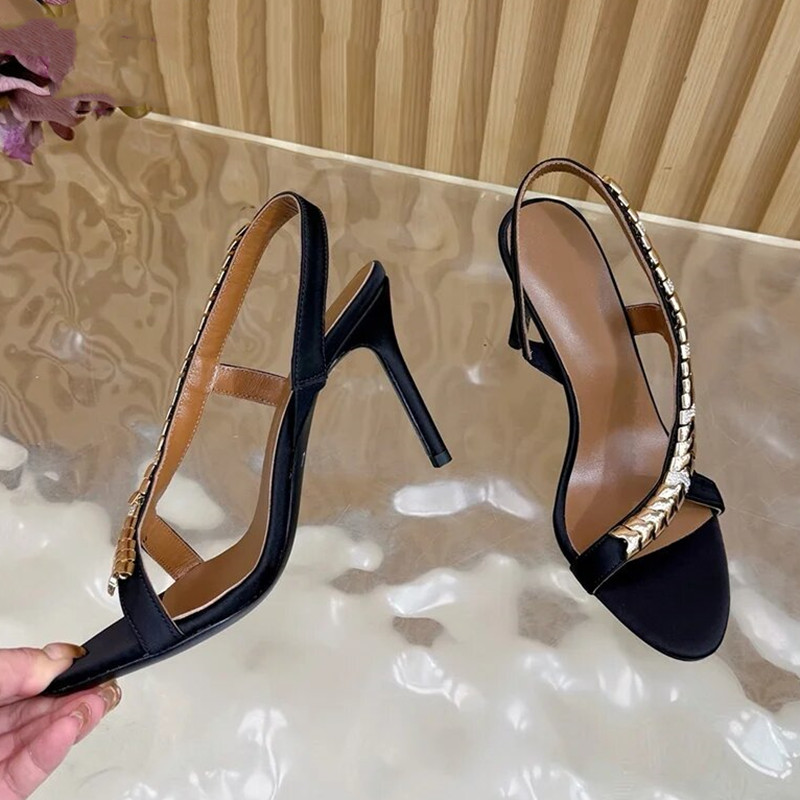 صنادل نسائية فاخرة مرصعة بالأح - مراجعة Summer Clothing Ladies وسعره