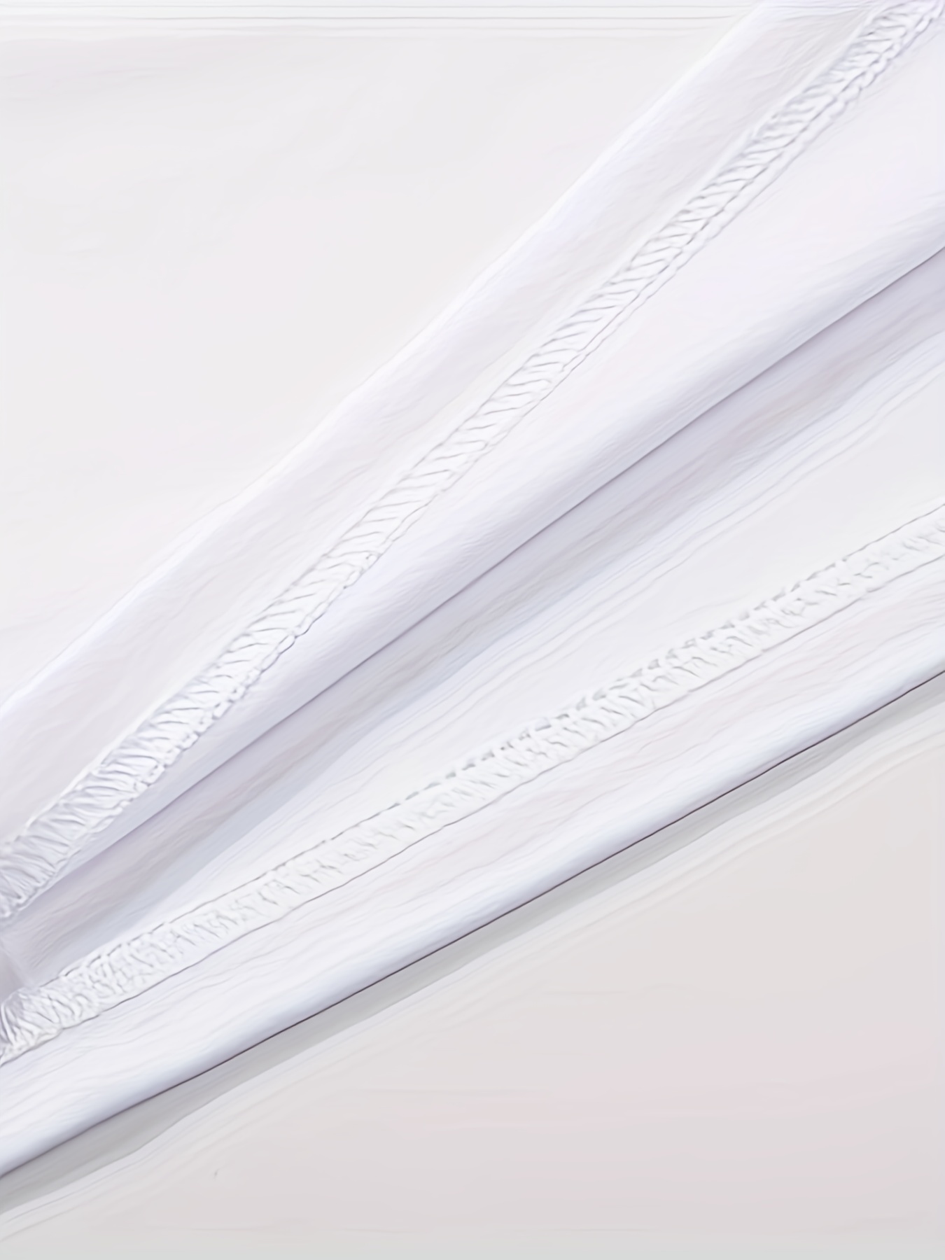 تي شيرت نسائي بتصميم 