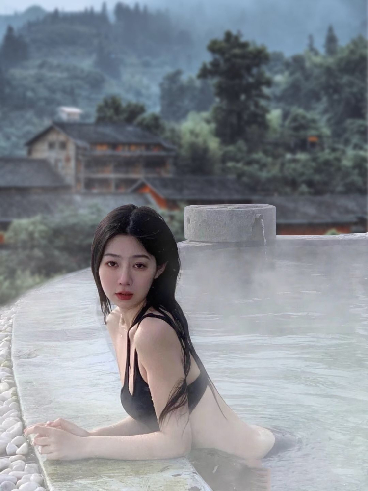 بدلة سباحة نسائية صيفية بلون و - مراجعة Swimsuit One Piece وسعره
